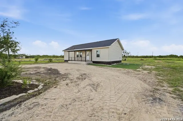 183 Las Fincas Dr, Hondo, TX 78861 - #2