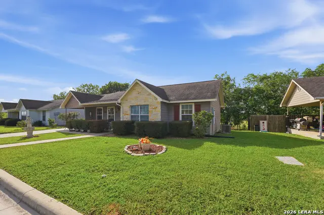 529 Guerra Ln, Gonzales, TX 78629 - #1
