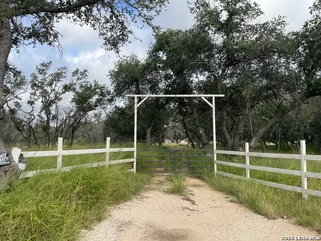 1742 County Road 777, Devine, TX 78016 - #1