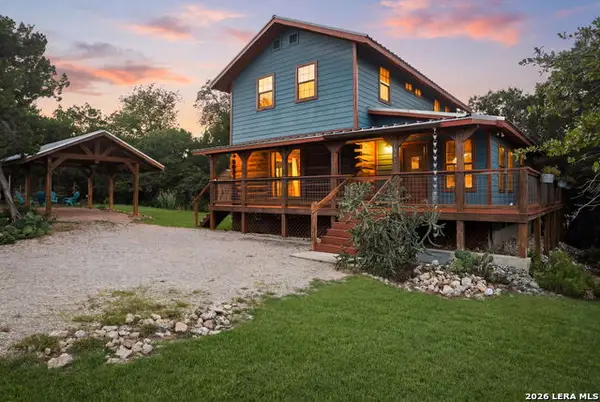 1381 Greenbriar Dr, Canyon Lake, TX 78133