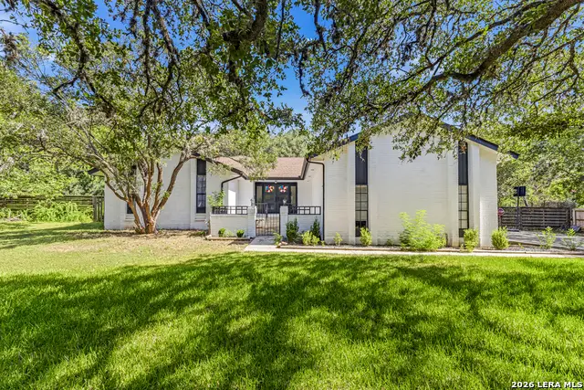 8621 Classic Oaks Ln, San Antonio, TX 78255 - #1