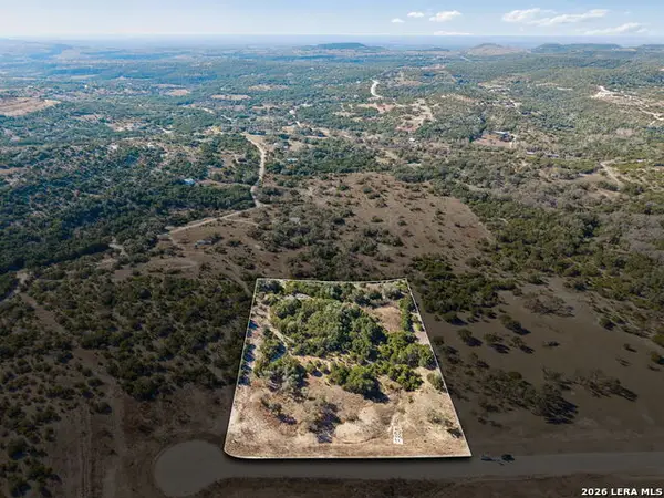 172 Star View Cv, Blanco, TX 78606
