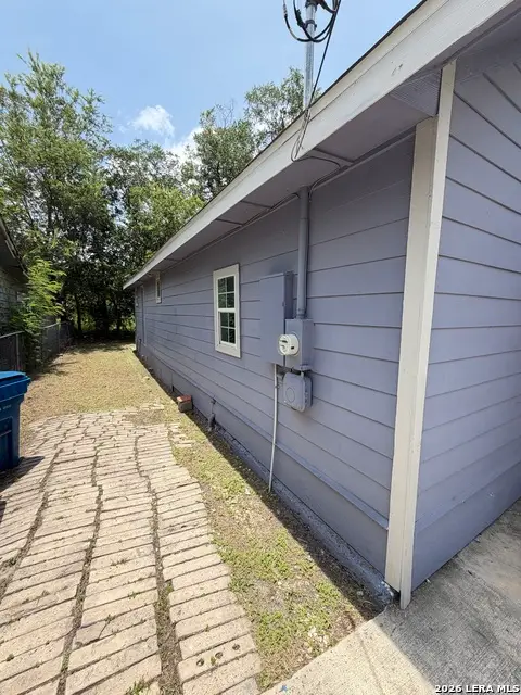 1812 Ruiz St, San Antonio, TX 78207 - #2