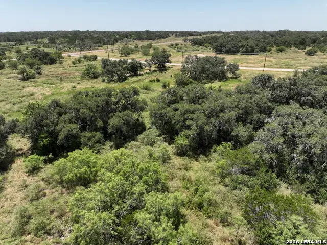 182 Grand Oaks, Hondo, TX 78861 - #1