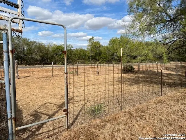 326 W Pr 324, Jourdanton, TX 78026 - #3