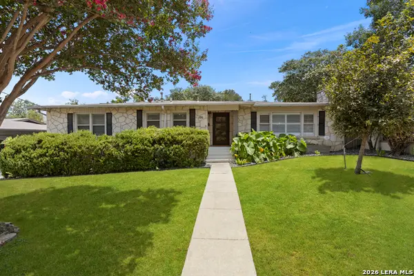 206 E Agarita Ave, San Antonio, TX 78212