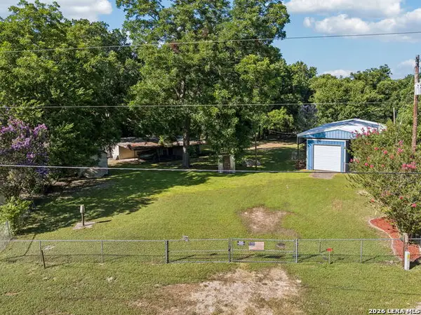 597 Cr 90 B, Gonzales, TX 78629