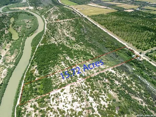 1398 W Moore Ave, Quemado, TX 78877