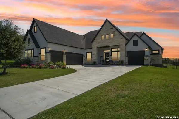 209 Englewood Ln, Castroville, TX 78009