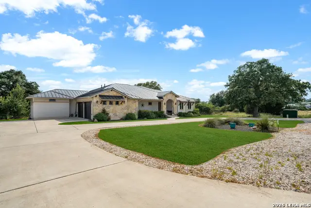555 Curvatura, New Braunfels, TX 78132 - #3