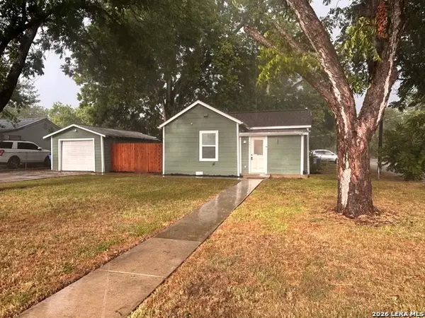 505 N Heideke, Seguin, TX 78155