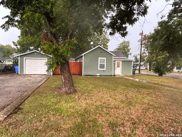 505 N Heideke, Seguin, TX 78155 - #2