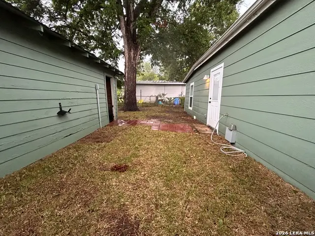 505 N Heideke, Seguin, TX 78155 - #3