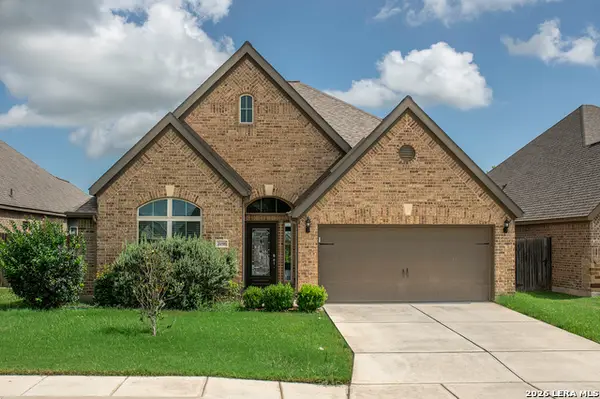 2016 Glen Holw, Seguin, TX 78155