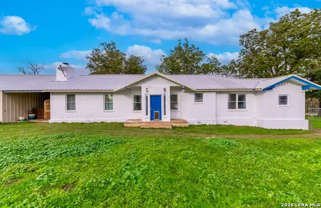 2702 Blue Creek Rd, La Vernia, TX 78121 - #1