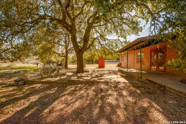984 County Road 357, Utopia, TX 78884 - #3