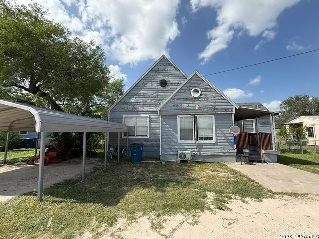 207 Mcgloin St, Three Rivers, TX 78071 - #3