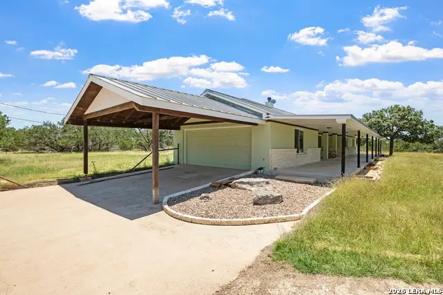 110 Live Oak Ln, Kerrville, TX 78028 - #3