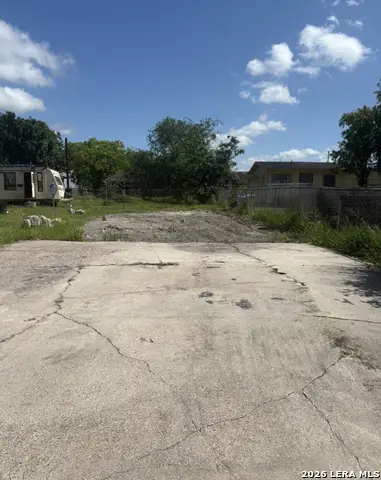 839 Molina St, Robstown, TX 78380 - #2
