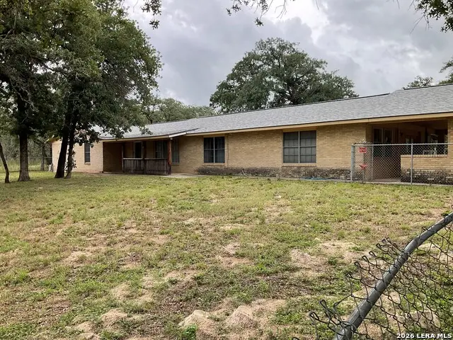 2043 Bentwood, Floresville, TX 78114 - #2