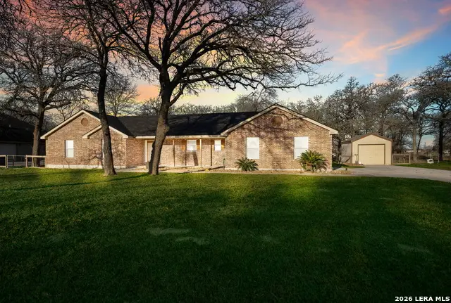 521 Jacobs Ln, La Vernia, TX 78121 - #1