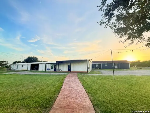 928 County Road 154, Pleasanton, TX 78064 - #1