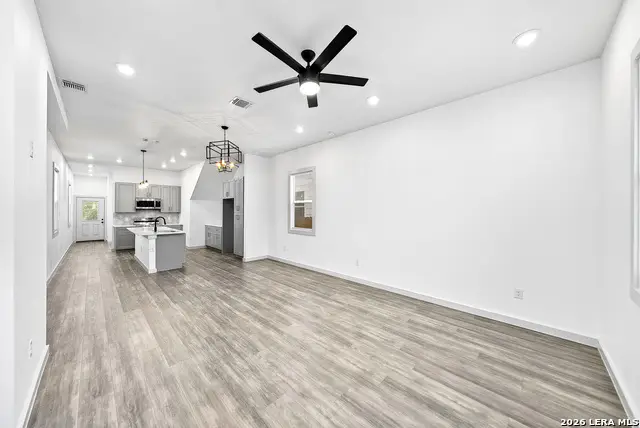 1727 E Crockett St, San Antonio, TX 78202 - #2