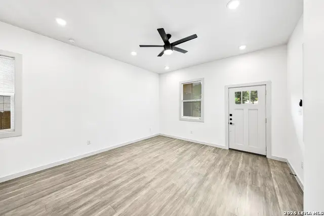 1727 E Crockett St, San Antonio, TX 78202 - #3