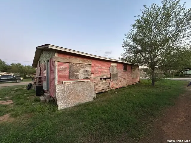 111 SW Lane St, Cotulla, TX 78014 - #3