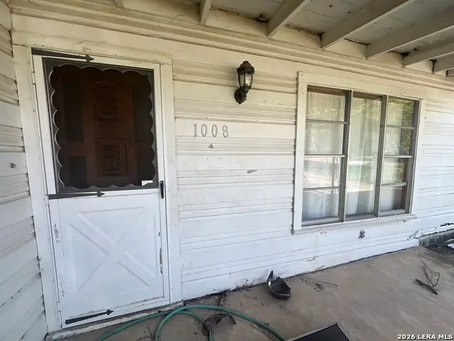 1008 Avenue T, Hondo, TX 78861 - #3