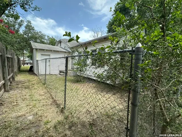 209 N Oneal Ave, Sinton, TX 78387 - #3