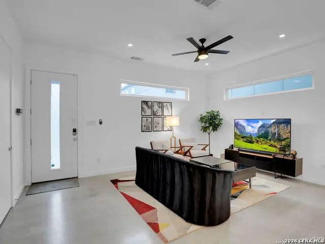 1138 Gibbs Unit 201, San Antonio, TX 78202 - #2