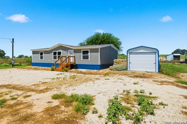 2870 County Road 120, Floresville, TX 78114