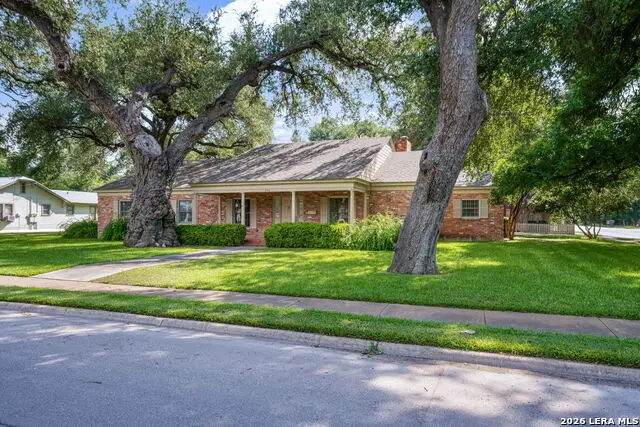 429 N High Street, Uvalde, TX 78801 - #2