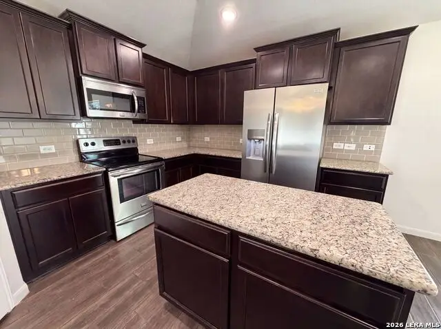955 Pumpkin Rdg, New Braunfels, TX 78130 - #2
