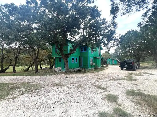 230 Teague Rd, Kerrville, TX 78028