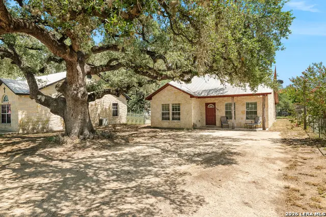 714 Houston, Pleasanton, TX 78064 - #1