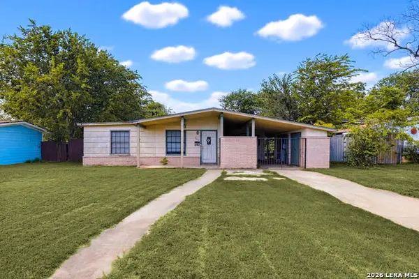 242 Brettonwood Dr, San Antonio, TX 78218