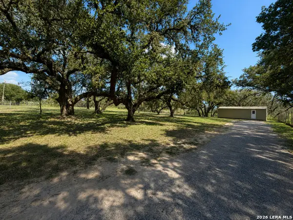 266 Autumn Ln, Poteet, TX 78065