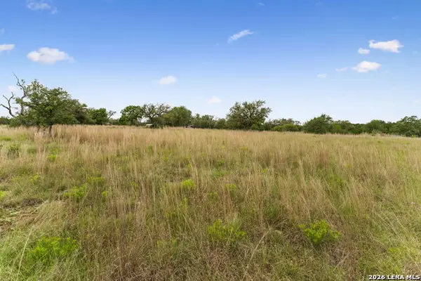 997 Gw Edwards Lane, Pipe Creek, TX 78063