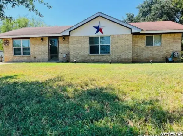 305 E Hugo St, Dilley, TX 78017