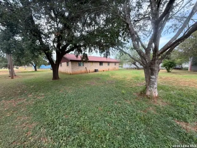 305 E Hugo St, Dilley, TX 78017 - #2