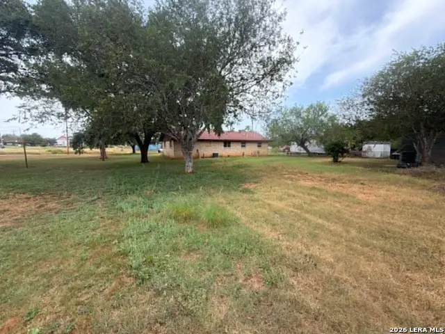 305 E Hugo St, Dilley, TX 78017 - #3