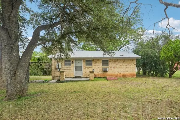 1620 Cavett St, Gonzales, TX 78629