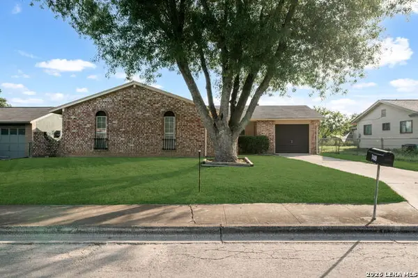 1409 Oak St, Schertz, TX 78154