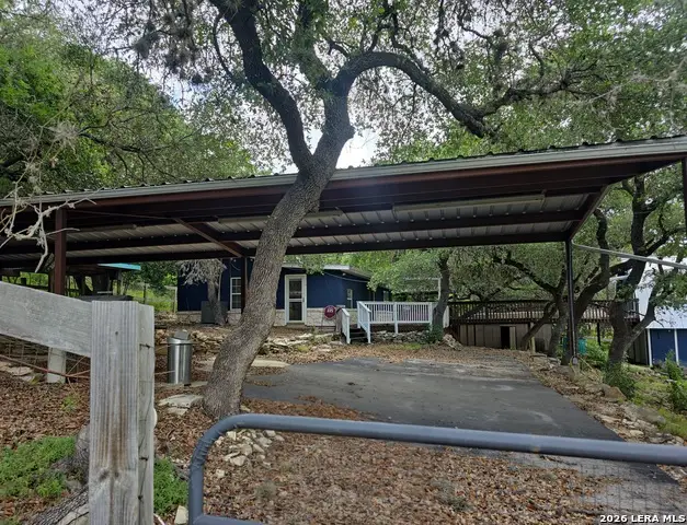 225 Rockin D Ln, Lakehills, TX 78063 - #2
