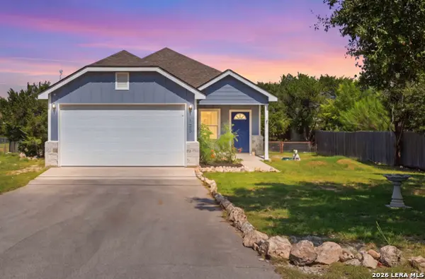 1135 Hedgestone, Canyon Lake, TX 78133