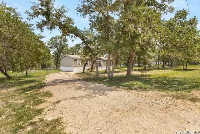 159 High Sierra Dr, Seguin, TX 78155 - #2