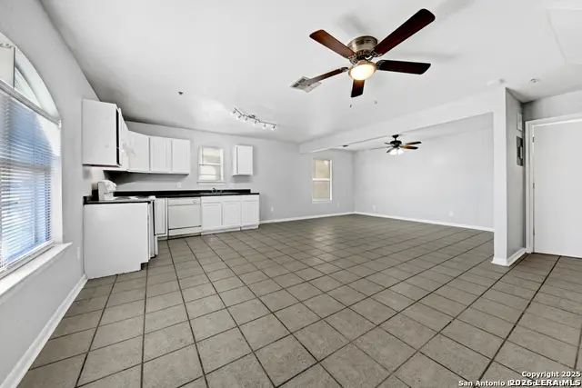 6735 Brothers Ln, San Antonio, TX 78239 - #3