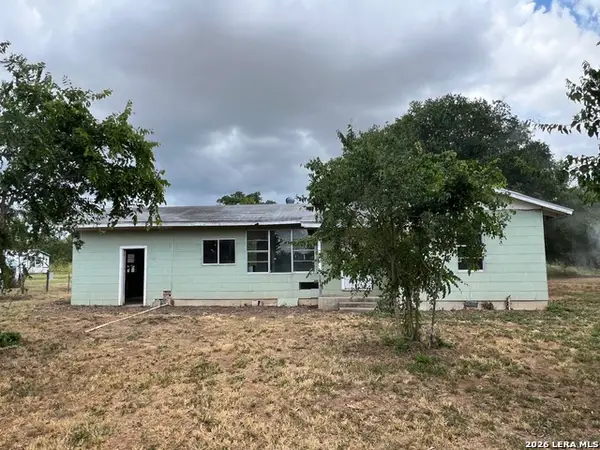 19930 Fm 463, Devine, TX 78016